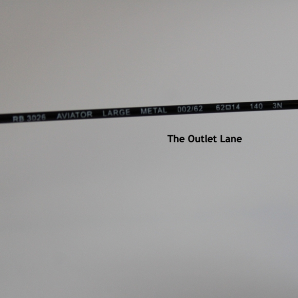 Model Display Ray-Ban Aviator Black Classic RB3025 - Picture 12 of 16